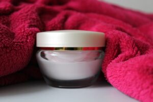 VIO美白クリームを美容皮膚科の医師がすすめる理由は？